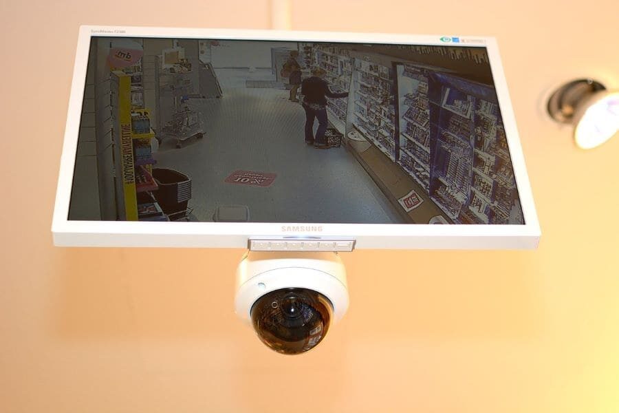 Caméra vidéosurveillance magasin