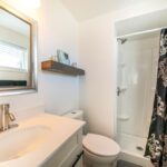 Petite salle de bain optimisée